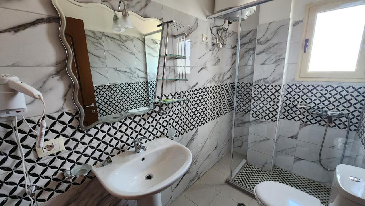 Andrea Bashuri Hotell