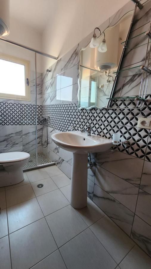 Hotell Andrea Bashuri Divjake